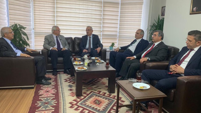 İYİ Parti'den Yeniçağ'a geçmiş olsun ziyareti! Tatlıoğlu: Saldırıların özellikle aynı mihraktan Yeniçağ'a yapılmasını kınıyoruz