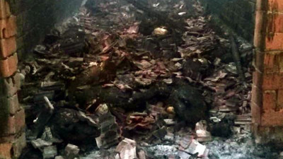 56 tanesi yan yan can verdi. Kapıyı açan itfaiyeciler gözlerine inanamadı