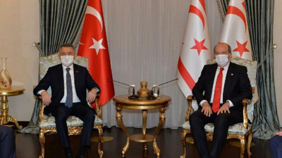 Cumhurbaşkanı yardımcısı Oktay ve KKTC lideri Tatar bir araya geldi