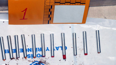 Mardin'de yakalanan teröristlerin eşofmanın altından canlı bomba patlayıcıları çıktı. Büyükşehirleri kan gölüne çevireceklerdi