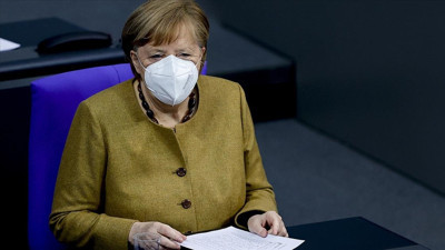Merkel Federal Meclis’te korona tedbirlerini savundu