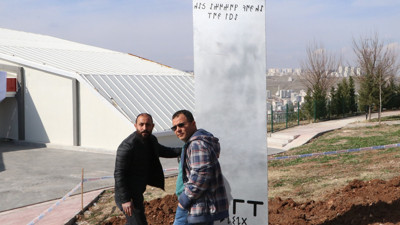 Bakın üzerine ne yazmışlar. Bu sefer de parkta ortaya çıktı