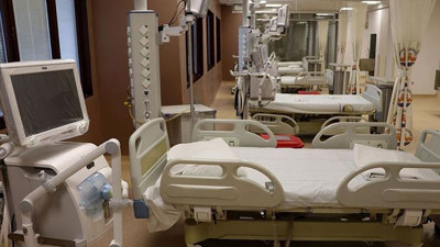 Öğrencileriyle satışa çıkarılan özel okullardan sonra özel hastaneler de hastalarıyla birlikte satışa çıktı