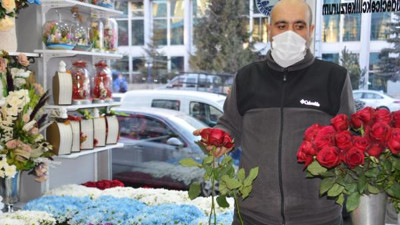 Sevgilisine kilosu kadar çiçek alanlar var