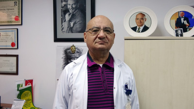 Türk profesör korona aşısının önleyemediği büyük tehlikeyi açıkladı