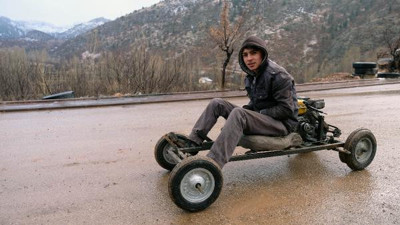 Liseli genç hurdadan kendi aracını yaptı. İnternetten öğrendi