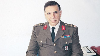 Emekli amiral Türker Ertürk'ten Eşref Bitlis'in ölümünde Amerika'ya suikast suçlaması