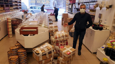 Öksürüğü kesiyor yaraları bant gibi kapatıyor. Günde 1 kaşığı şifa deposu