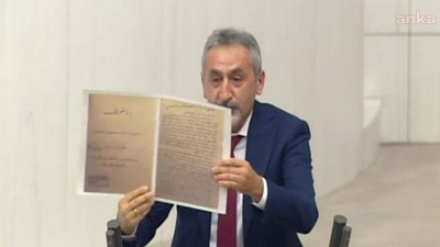 İskilipli Atıf’ın ihanet bildirisini Meclis kürsüsünden gösterdi