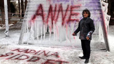 Farkındalık yaratmak için buz dağı yaptı