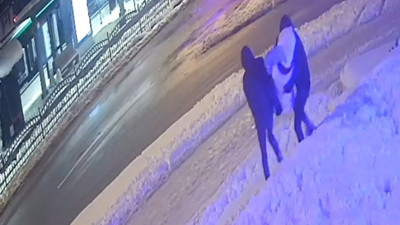 Kardan kadını kucaklayıp götürdüler. Pes dedirten hırsızlık