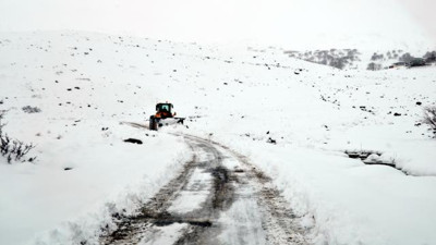 Doğu'da 612 yerleşim birimine ulaşım sağlanamıyor