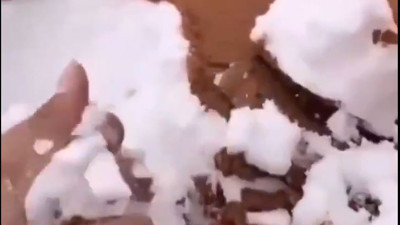 Şaşkına çeviren görüntü. Koca çöl pastaya döndü