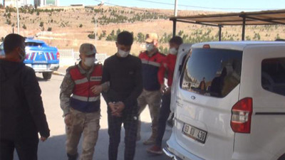 IŞİD'li 3 terörist Suriye sınırında patlayıcılarla yakalandı