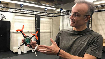 Mars'a inen uzay aracının algoritmasını yazan Türk her şeyi anlattı. Şimdi Ay'a iniş için çalışıyor. İlk kratere kendi adı verildi