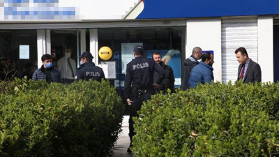 Banka soyguncusunu polis ikna etti. Diyarbakır'da hareketli anlar