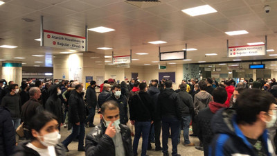 Metro seferleri durduruldu