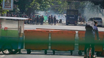 Myanmar'da protestolar sürüyor