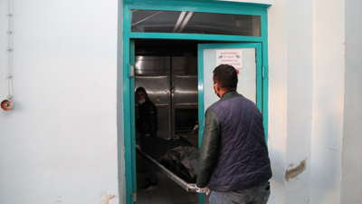 İran sınırında donmuş erkek cesedi bulundu