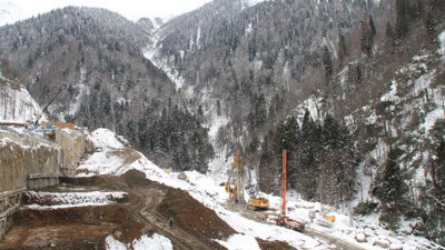 Ayder Yayla'sında dağın içine görünmez otopark. Rize'de ilginç proje