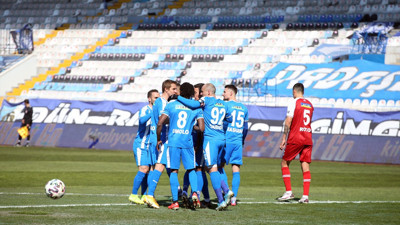 BB Erzurumspor - Fatih Karagümrük maçında gol çok kazanan yok