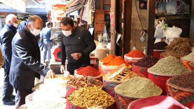 Boğaz ağrısını kesiyor ateşi anında düşürüyor. Bir kaşığı bile şifa deposu