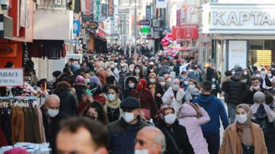 Kontrollü normalleşme kararlarına uzmanlardan 'üçüncü pik' uyarısı. Salgında başa mı dönüyoruz. Risk haritası neye göre renklendirildi.