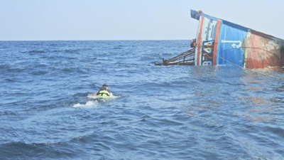 Tayland'da kahraman asker gemiden atlayıp 4 hayat kurtardı
