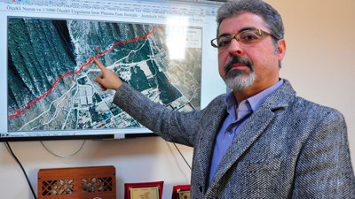 Prof. Dr. Hasan Sözbilir fayların üzerine oturtuldu diyerek uyardı. Yıkılacak bina sayısını açıkladı. Yunanistan’ı Türkiye ile kıyasladı