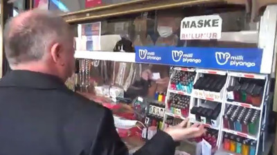 Eczacılara ceza kesen kaymakamın başka görüntüleri de varmış. Büfeciye maske cezası verdi sinirden kendi maskesini büfenin tezgahına koydu