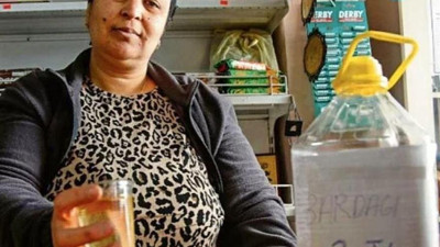 Vatandaş bardakta yağ alıp bayat ekmek kuyruğuna giriyor. Kasaba gidip 5 liralık et isteyen bile var. İşte dar gelirlinin içler acısı hali