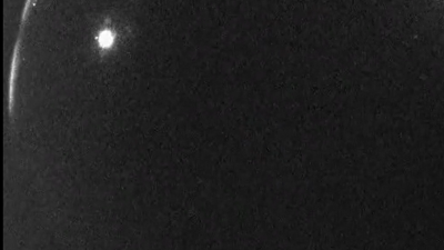 Uzaydan dünyaya düştü onlarca kişi aramaya başladı