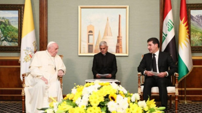 Türkiye'de altına kırmızı halılar serilen Barzaniler Güneydoğu Anadolu'yu sözde Kürdistan olarak gösterdi. Dost denilen Barzani işte bu