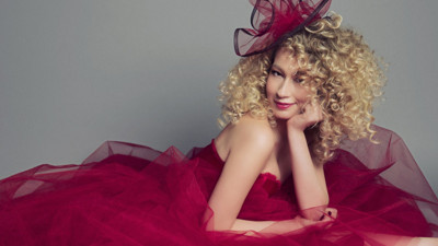 Şarkıcı Gülçin korona virüse yakalandı