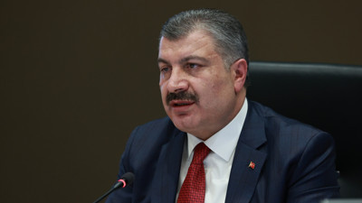 Hangisi doğru Sayın Bakan. Aşılama için Şubatta Mayıs sonu diyen Fahrettin Koca, Martta sonbahardan önce dedi