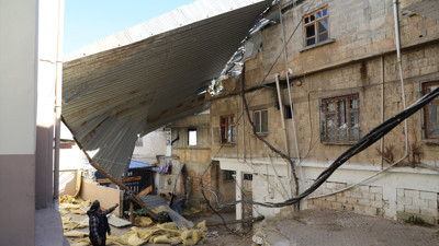 Batı'da güneş Doğu'da fırtına ve kar etkili oldu