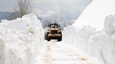 Muş'ta karla mücadele devam ediyor