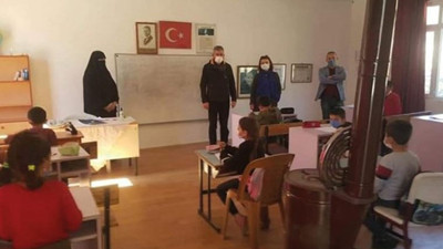 Yüz binlerce öğretmen atama beklerken imam eşleri derslere giriyor