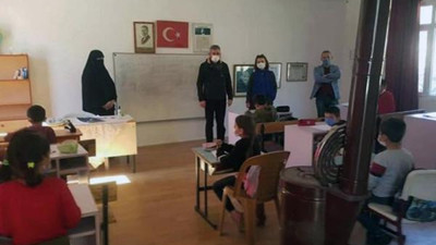 İmamın eşi çarşafla ders anlattı. Antalya İl Milli Eğitim Müdürlüğü soruşturma başlattı