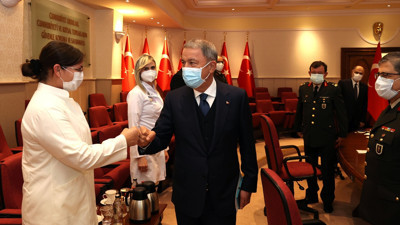 Akar sağlık personeliyle bir araya geldi