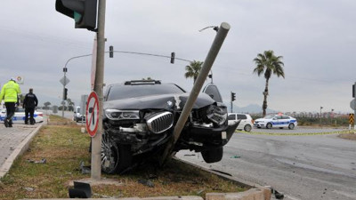 Ünlü armatör Bilal Kadayıfçıoğlu kaza geçirdi. 1 ölü 4 yaralı