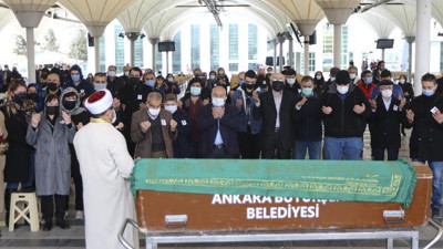 Ünlü manken Karahan Çantay Ankara'da toprağa verildi