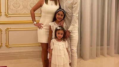 Angel Di Maria maçın yarısında oyundan çıkarılıp ağlayarak eve koştu. İki çocuğu ve eşi de evdeydi