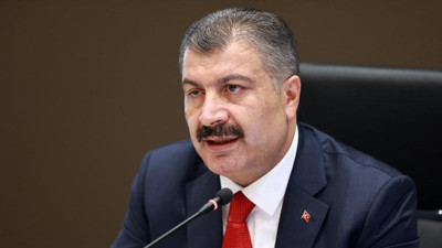 Gazeteciler Bakan Koca’nın bugüne kadar söylediklerini tek tek yazdılar. Ah şu gerçek gazeteciler olmasaydı pandemiyi ne güzel yönetirdik