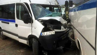 İşçi servisleri kafa kafaya çarpıştı