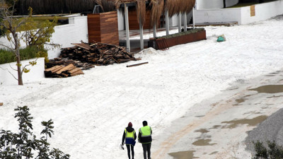 Bodrum plajlarında tehlike göz göre göre geliyor. İnsanı doğayı hayvanı her şeyi etkiliyor