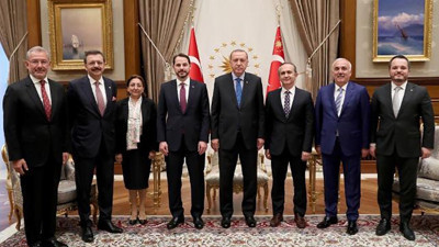 Reform Paketi’ni değiştiren ismi açıkladı. Cumhuriyet yazarı Erdal Sağlam’dan bomba iddia. Lütfi Elvan hazırlamış Erdoğan duyurdu