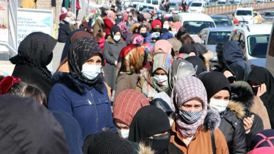 Erzurum'da çılgın alışverişe polis freni. İndirim koronayı unutturdu