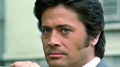 Efsanevi sanatçı Cüneyt Arkın habersiz çekilen fotoğrafını paylaştı. Sosyal medya yıkıldı