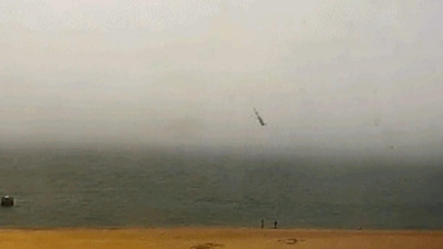 İçinde turist olan helikopterin düşme anı saniye saniye görüntülendi